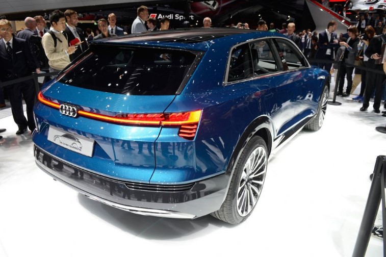 2018 Audi e-tron SUV resim galerisi (15.12.2017)