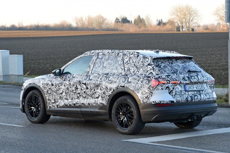 2018 Audi e-tron SUV resim galerisi (15.12.2017)