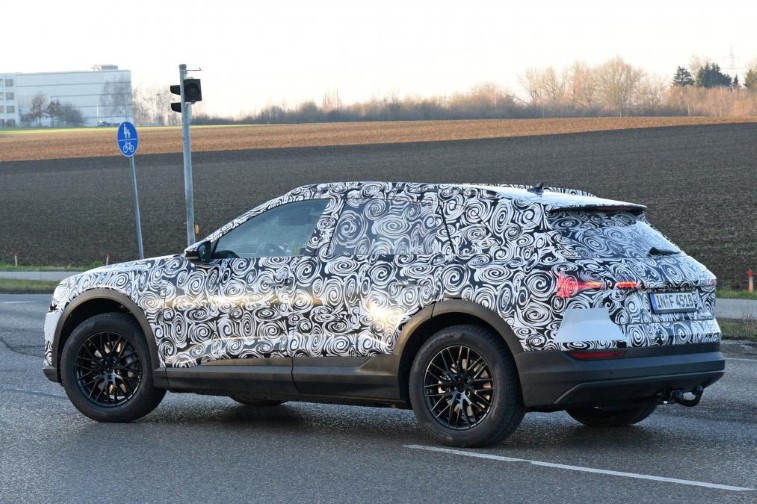 2018 Audi e-tron SUV resim galerisi (15.12.2017)