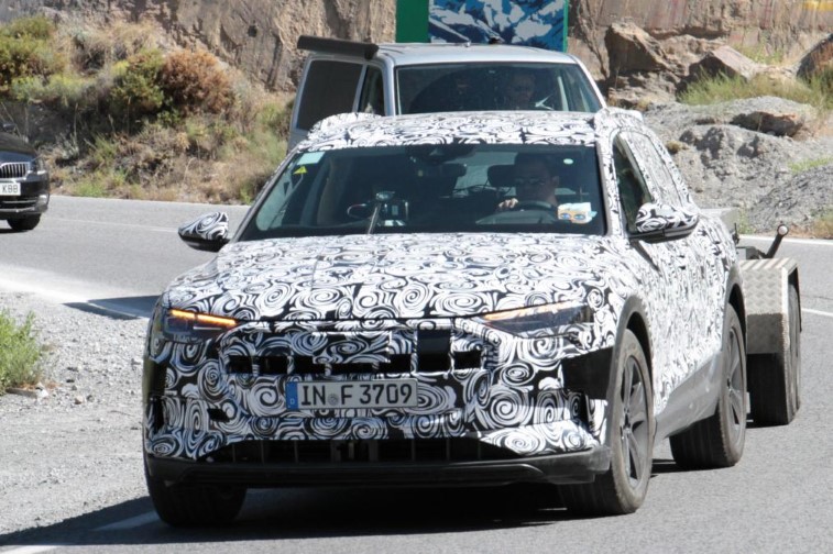 2018 Audi e-tron SUV resim galerisi (15.12.2017)