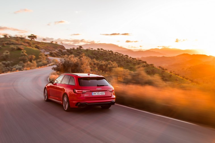 2018 Audi RS4 Avant resim galerisi (18.12.2017)