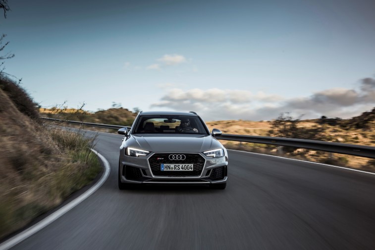 2018 Audi RS4 Avant resim galerisi (18.12.2017)