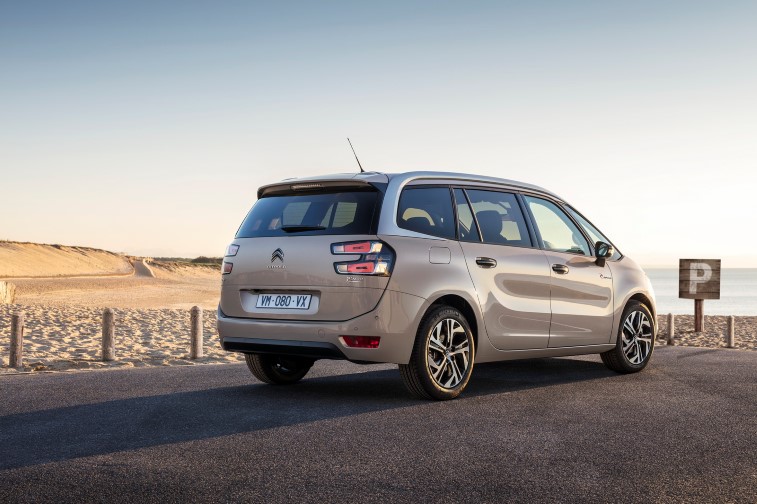 Citroen C4 Picasso ve Grand C4 Picasso Rip Curl versiyonlar resim galerisi (05.01.2018)