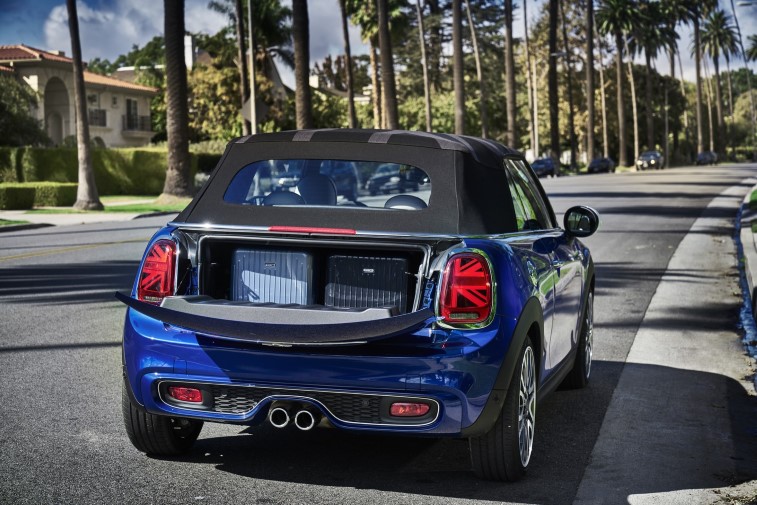 2019 MINI hatchback ve cabriolet (MINI Convertible) resim galerisi (11.01.2018)