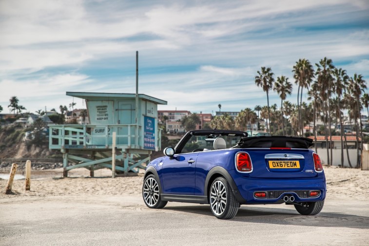 2019 MINI hatchback ve cabriolet (MINI Convertible) resim galerisi (11.01.2018)