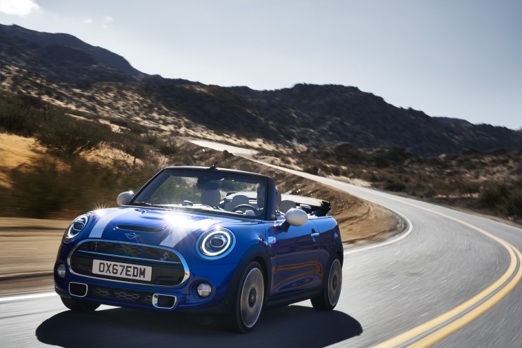 2019 MINI hatchback ve cabriolet (MINI Convertible) resim galerisi (11.01.2018)