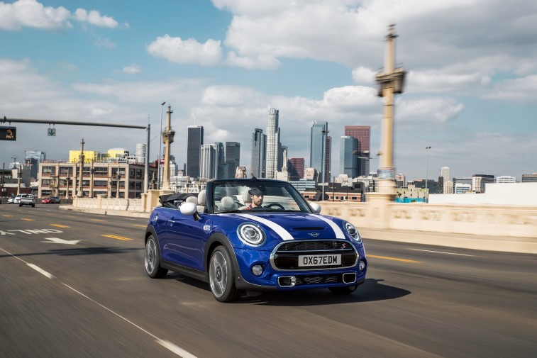 2019 MINI hatchback ve cabriolet (MINI Convertible) resim galerisi (11.01.2018)