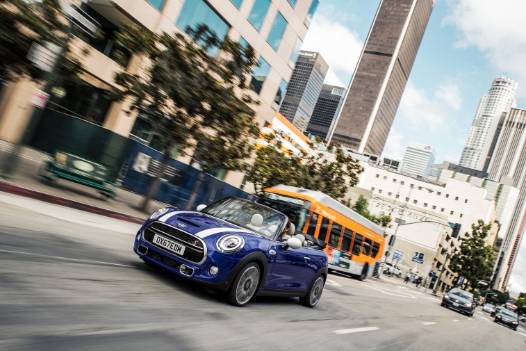 2019 MINI hatchback ve cabriolet (MINI Convertible) resim galerisi (11.01.2018)