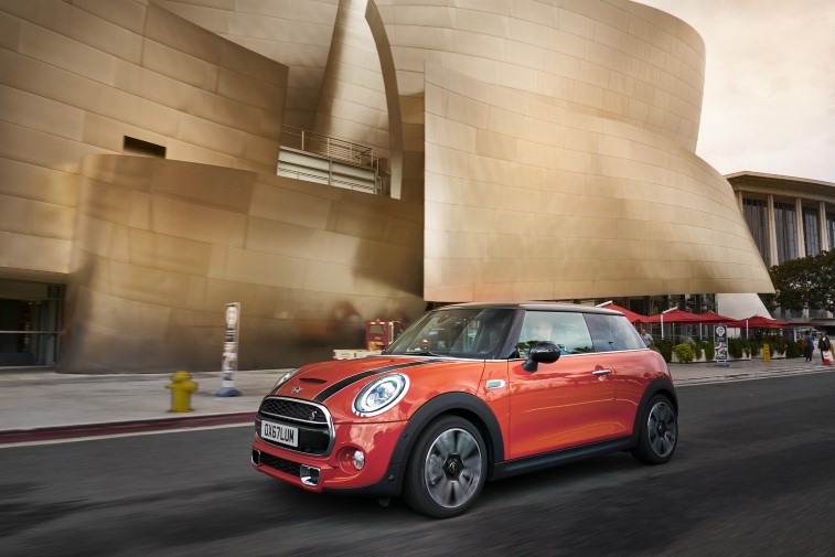 2019 MINI hatchback ve cabriolet (MINI Convertible) resim galerisi (11.01.2018)