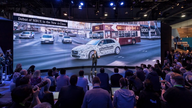 Yeni Mercedes MBUX Multimedya Sistemi resim galerisi (12.01.2018)