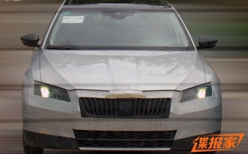 YEN 2015 SKODA SUPERB LK KAMUFLAJLI RESM GALERS