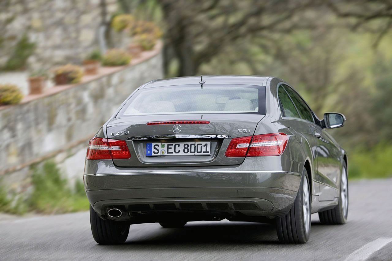 MERCEDES E COUPE (2010) GALER