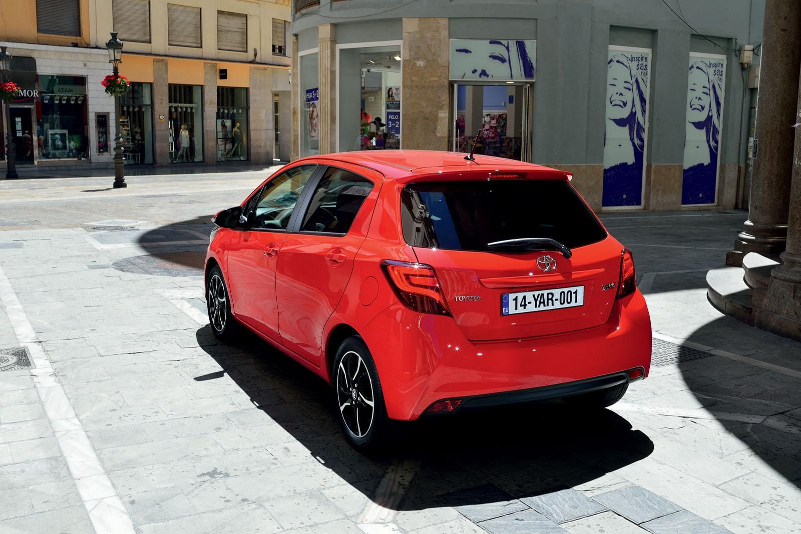 YEN 2015 MAKYAJLI TOYOTA YARS DETAYLI RESM GALERS