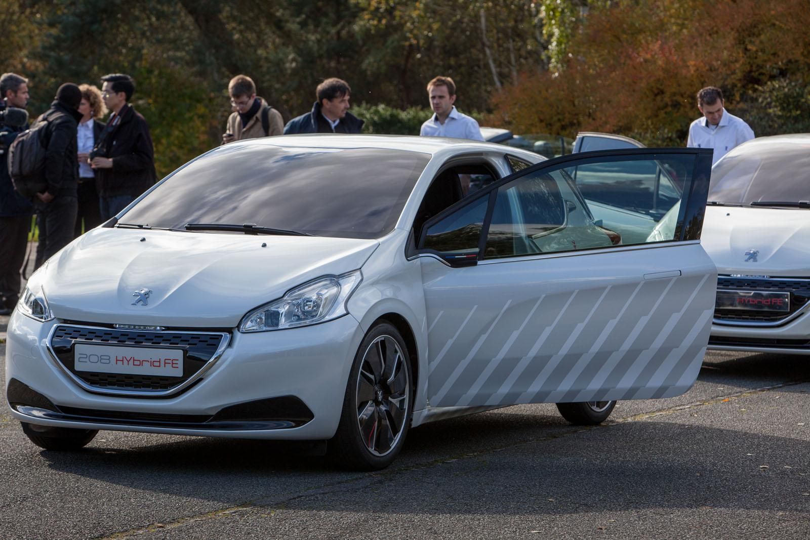 PEUGEOT 208 FE HYBRID AYRINTILI RESM GALERS