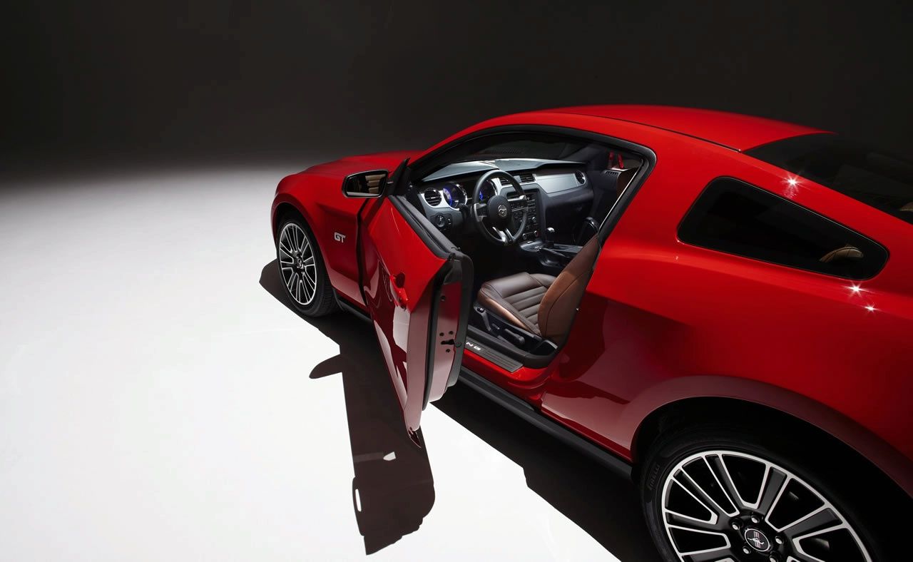 FORD MUSTANG (2010) GALER