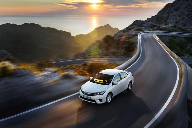 YEN TOYOTA COROLLA AYRINTILI RESM GALERS