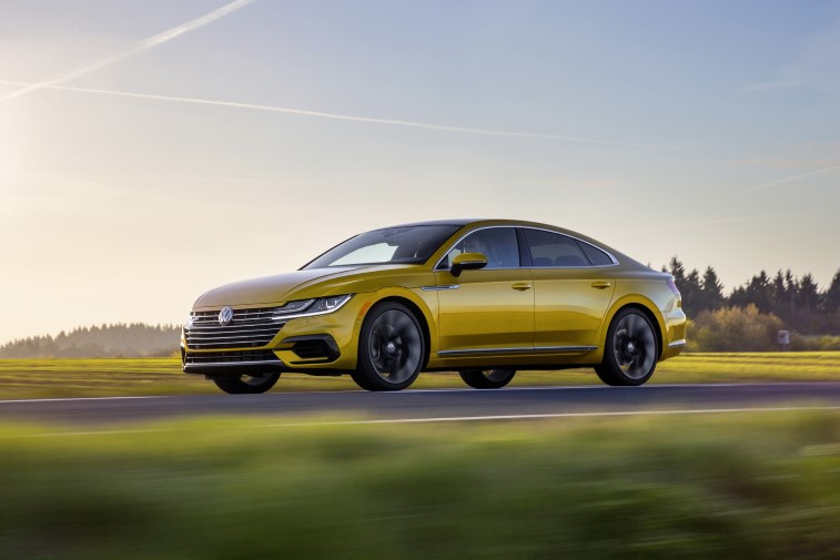 2019 VW Arteon R-Line resim galerisi (20.03.2018)