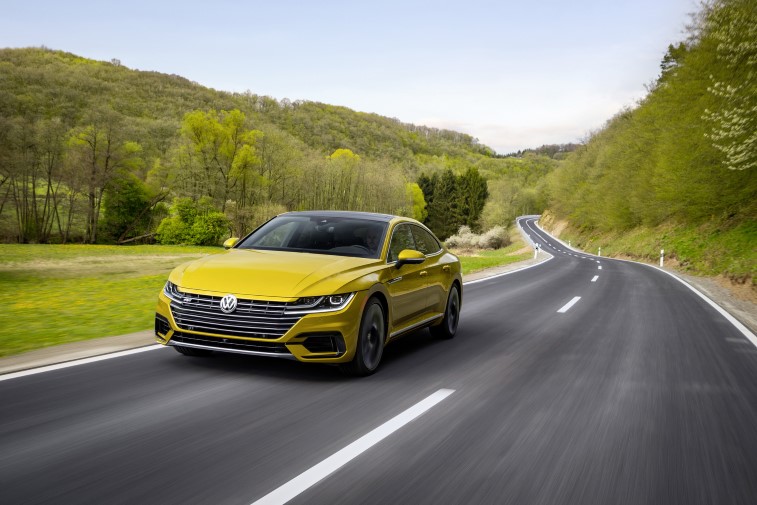 2019 VW Arteon R-Line resim galerisi (20.03.2018)