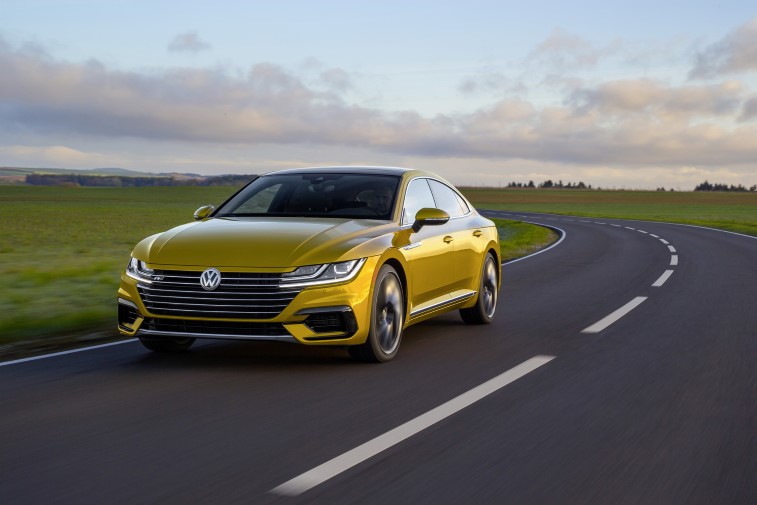 2019 VW Arteon R-Line resim galerisi (20.03.2018)