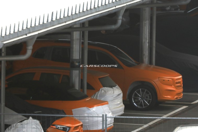 Yeni Mercedes-Benz GLB resim galerisi (27.03.2018)