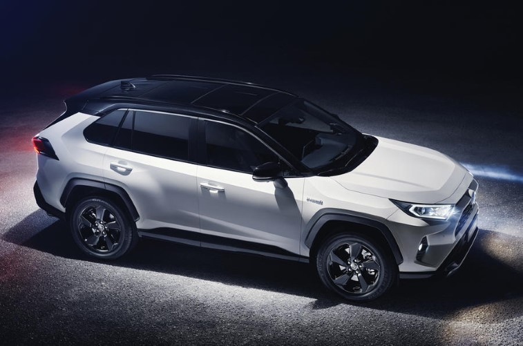 2019 Toyota RAV4 resim galerisi (28.03.2018)