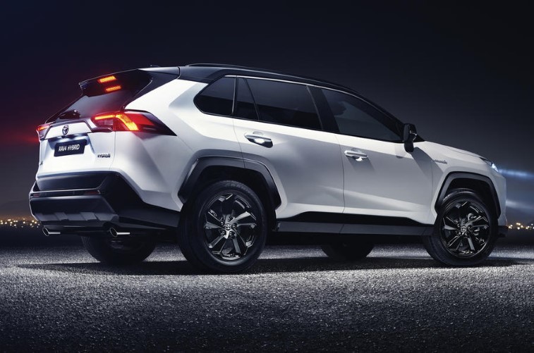 2019 Toyota RAV4 resim galerisi (28.03.2018)
