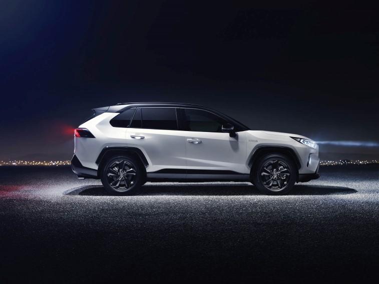 2019 Toyota RAV4 resim galerisi (29.03.2018)