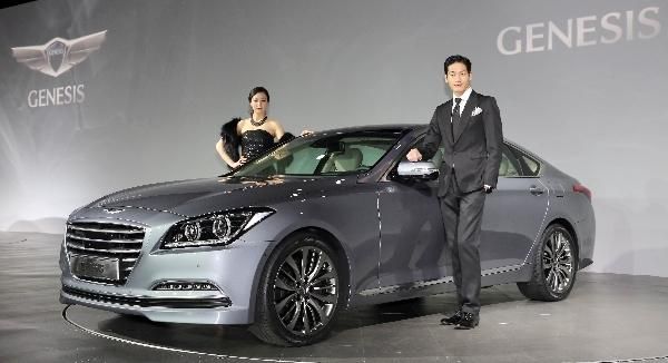 YEN 2014 HYUNDA GENESS RESM GALERS