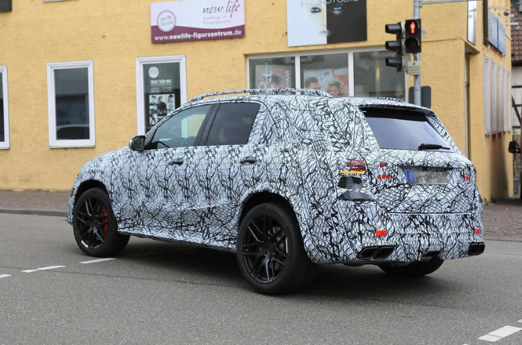 2018 Mercedes-Benz AMG GLE 63 resim galerisi (09.04.2018)