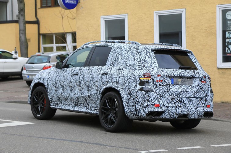 2018 Mercedes-Benz AMG GLE 63 resim galerisi (09.04.2018)