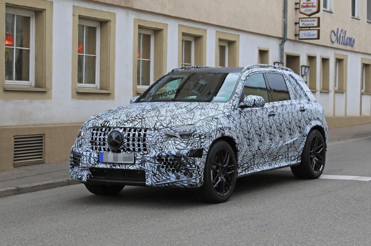 2018 Mercedes-Benz AMG GLE 63 resim galerisi (09.04.2018)