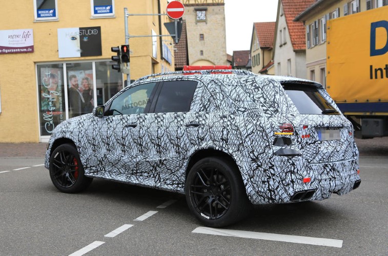 2018 Mercedes-Benz AMG GLE 63 resim galerisi (09.04.2018)
