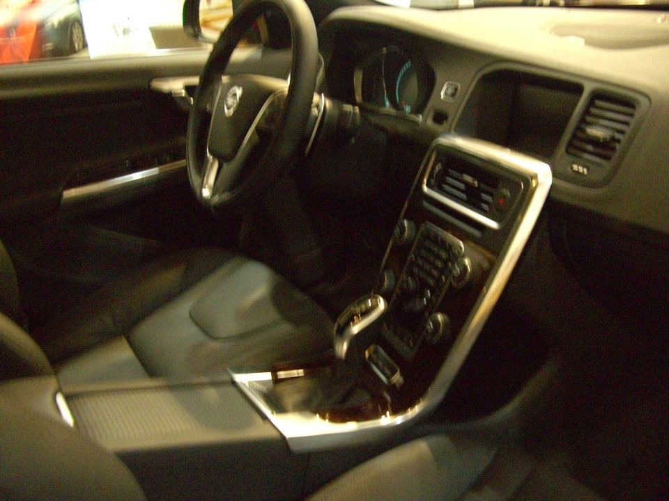 YEN MAKYAJLI 2014 VOLVO S60 SATITA RESM GALERS