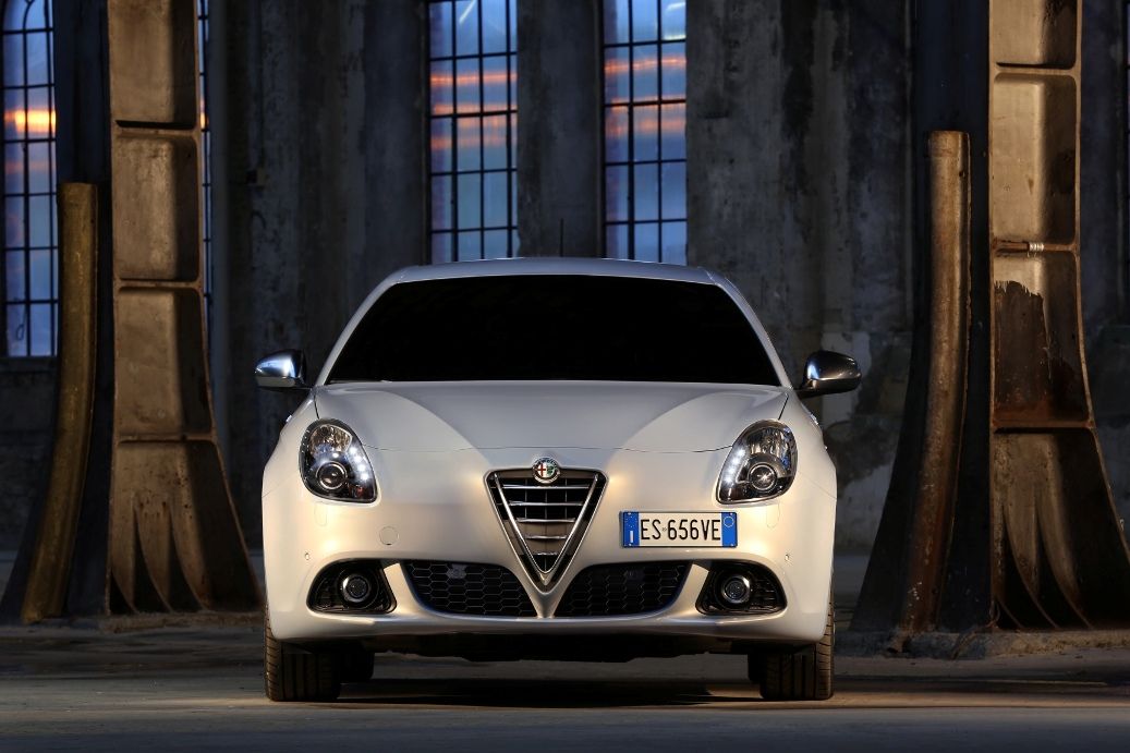 YEN 2014 ALFA ROMEO GULETTA TRKYE'DE RESM GALERS