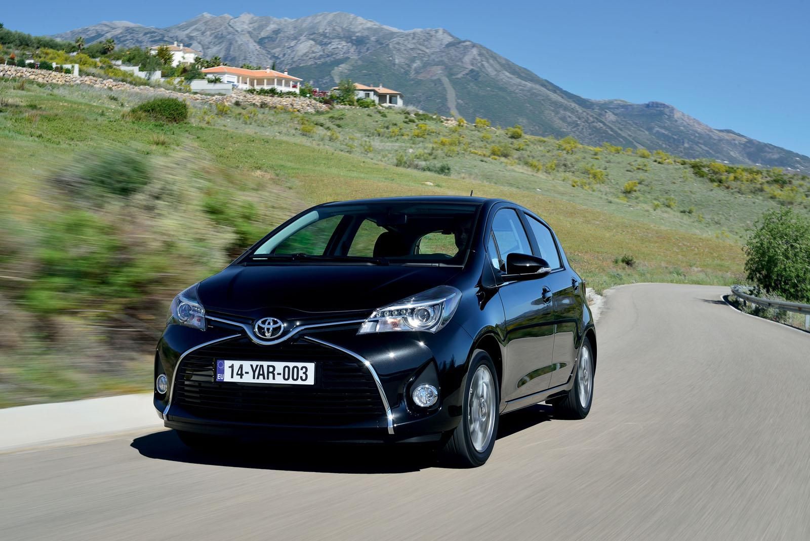 YEN 2015 MAKYAJLI TOYOTA YARS DETAYLI RESM GALERS