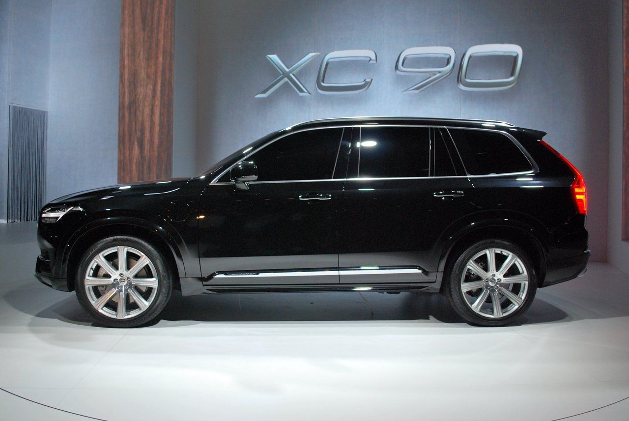 YEN 2015 VOLVO XC90'IN CANLI RESM GALERS