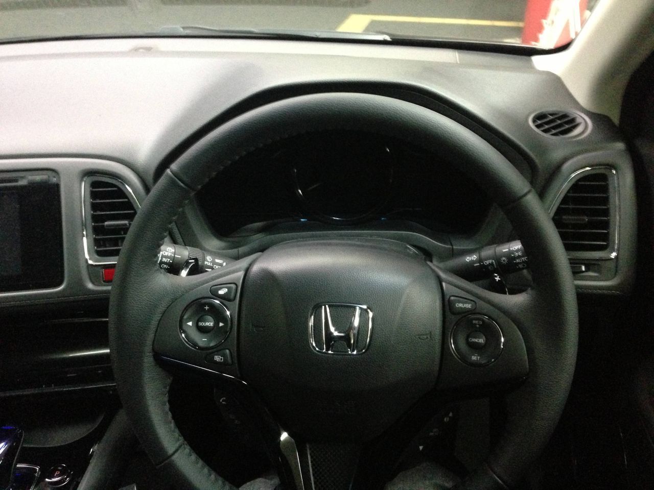 YEN HONDA VEZEL JAPONYA'DA SATITA RESM GALERS