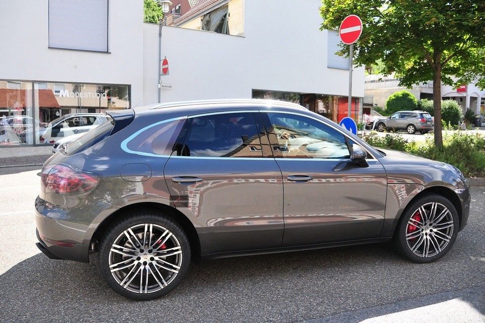YEN� PORSCHE MACAN TURBO RES�M GALER�S� 