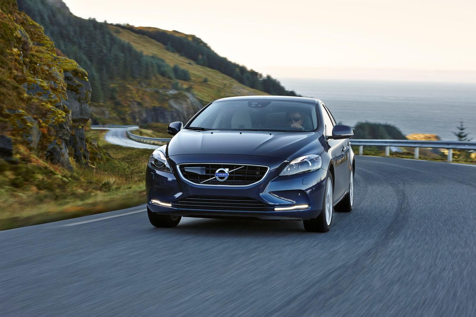 YEN DRVE-E MOTORLU VOLVO V40 RESM GALERS