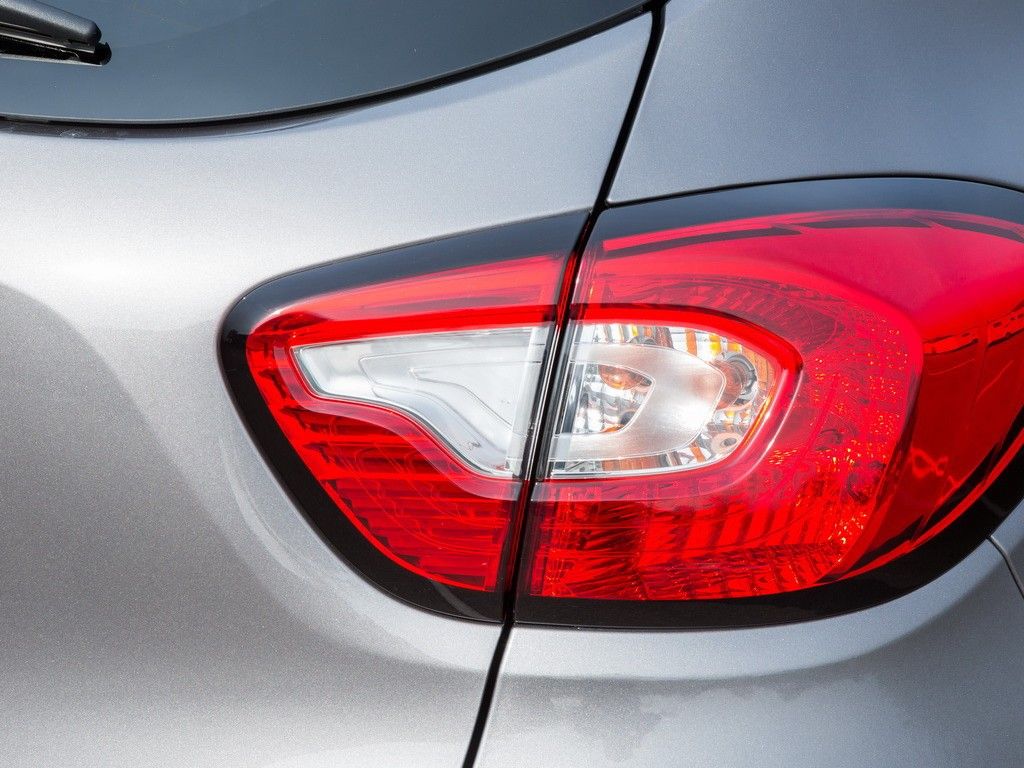 PEUGEOT 2008 M RENAULT CAPTUR MU KARILATIRMA RESM GALERS