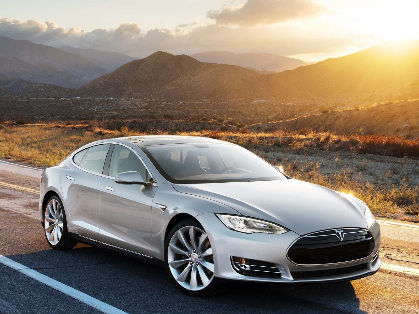 TESLA MODEL S RESM GALERS