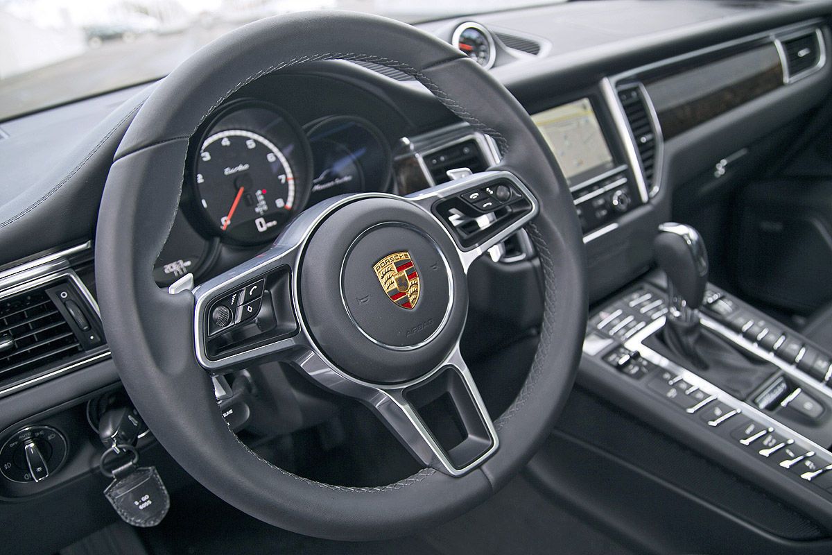 YEN PORSCHE MACAN TURBO DETAY RESM GALERS