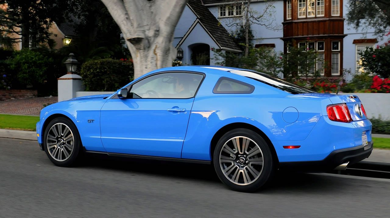 FORD MUSTANG (2010) GALER