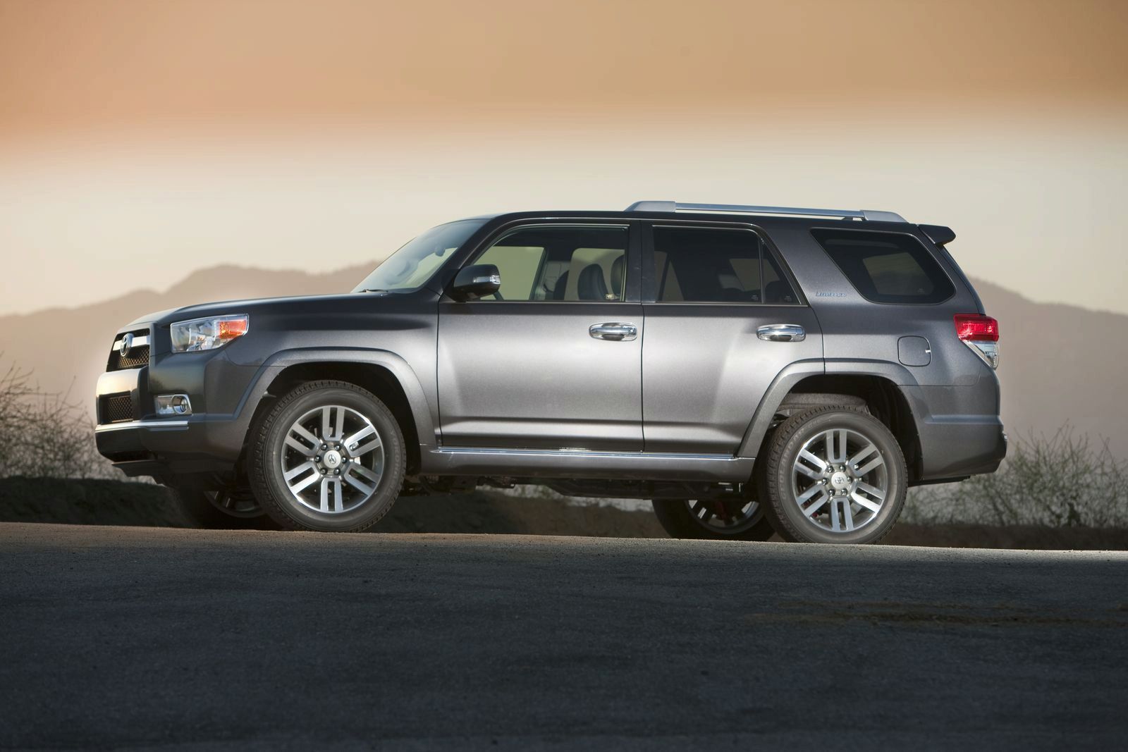 TOYOTA 4RUNNER (2010) GALER