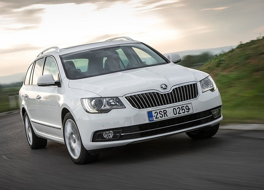 YEN MAKYAJLI SKODA SUPERB COMB GALER
