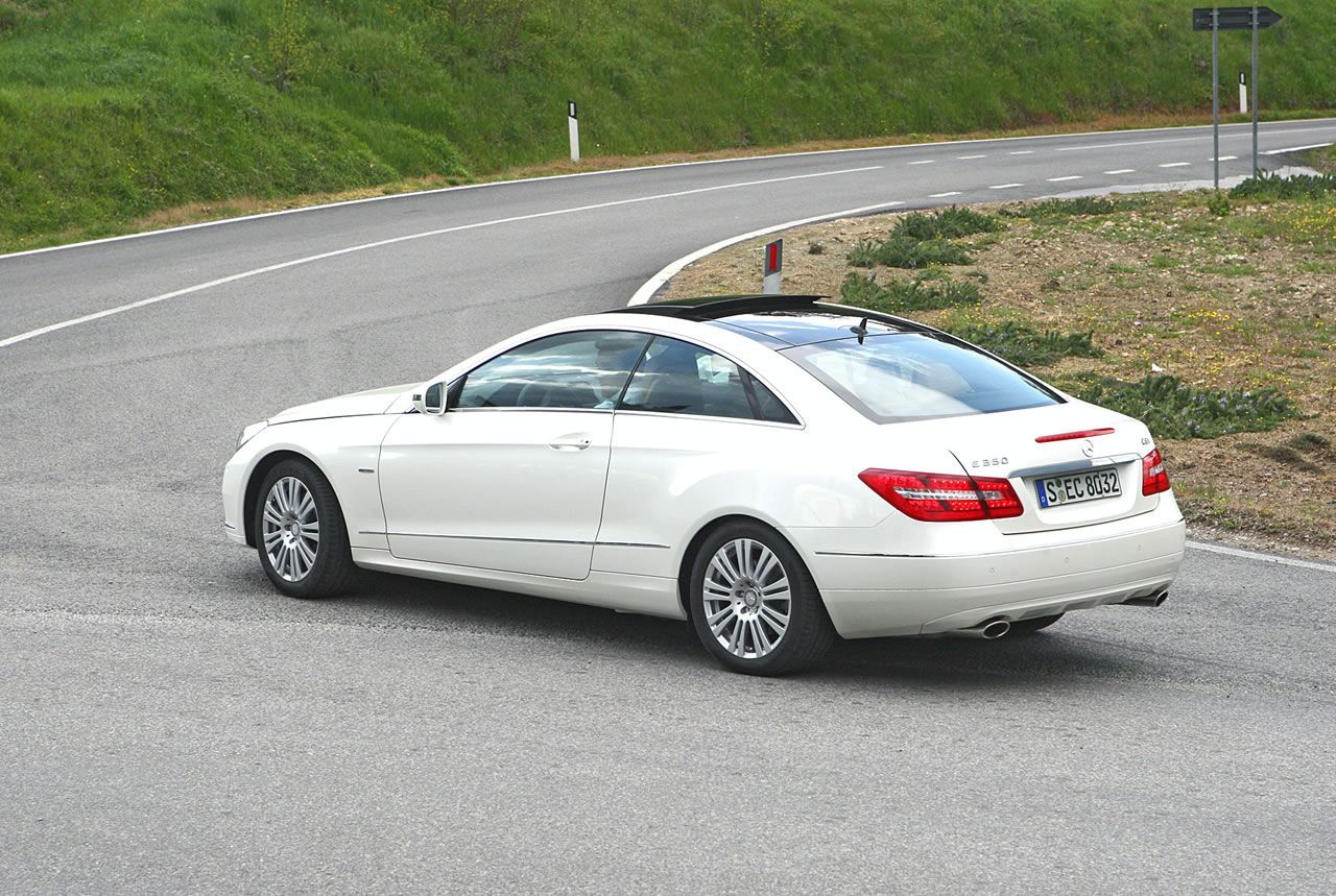 MERCEDES E COUPE (2010) GALER