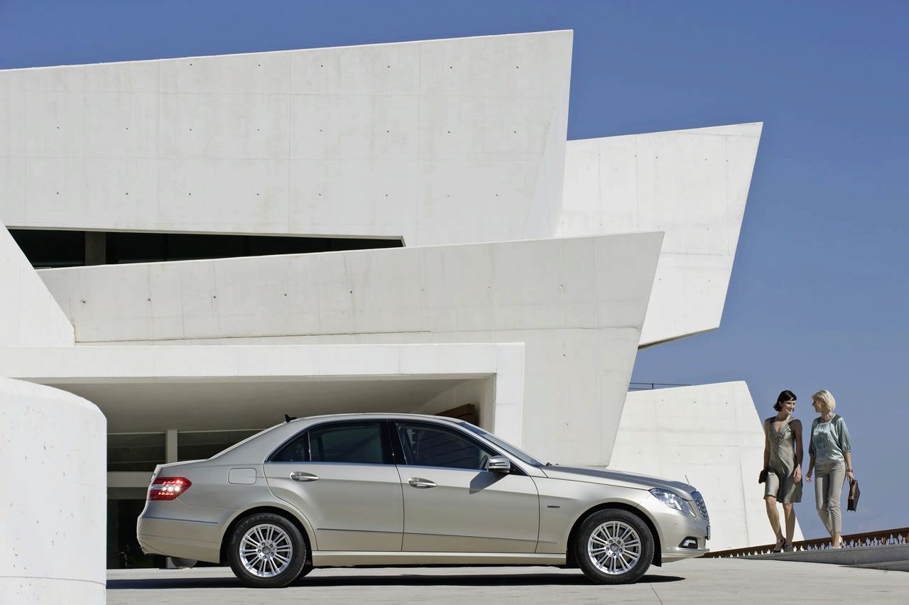 MERCEDES E SEDAN (2010)