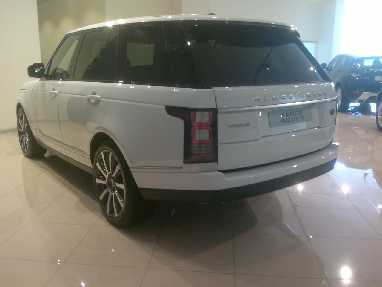 RANGE ROVER SATITA RESM GALERS