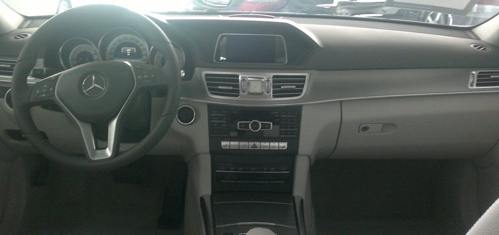 YEN MAKYAJLI 2013 MERCEDES E SERS SATITA GALER