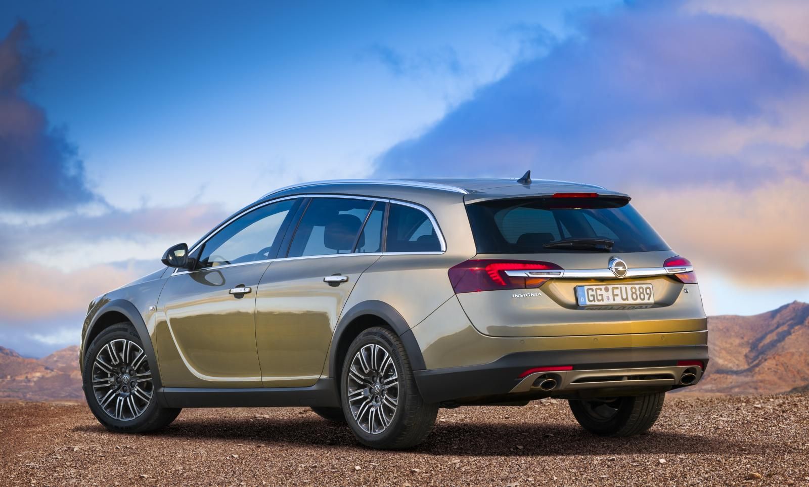 YEN OPEL NSGNA COUNTRY TOURER RESM GALERS